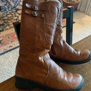KEEN boots, equestrian style brown leather SALE Closing my closet
